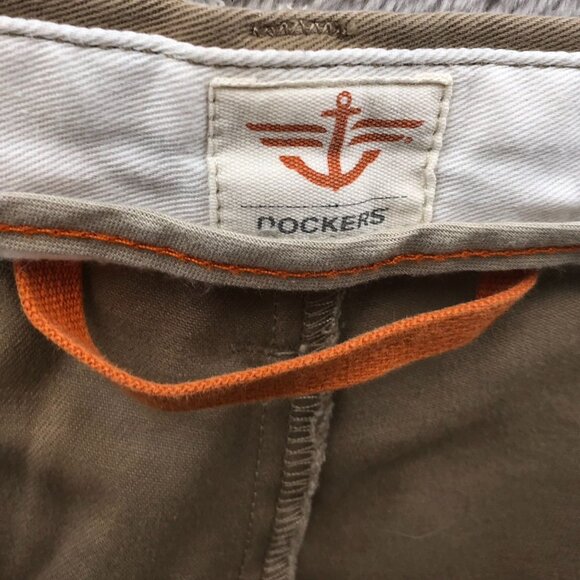 Dockers Mens D3 Classic Pants Size 40x32 Flat Front Khaki Straight Chino Casual - Picture 3 of 16
